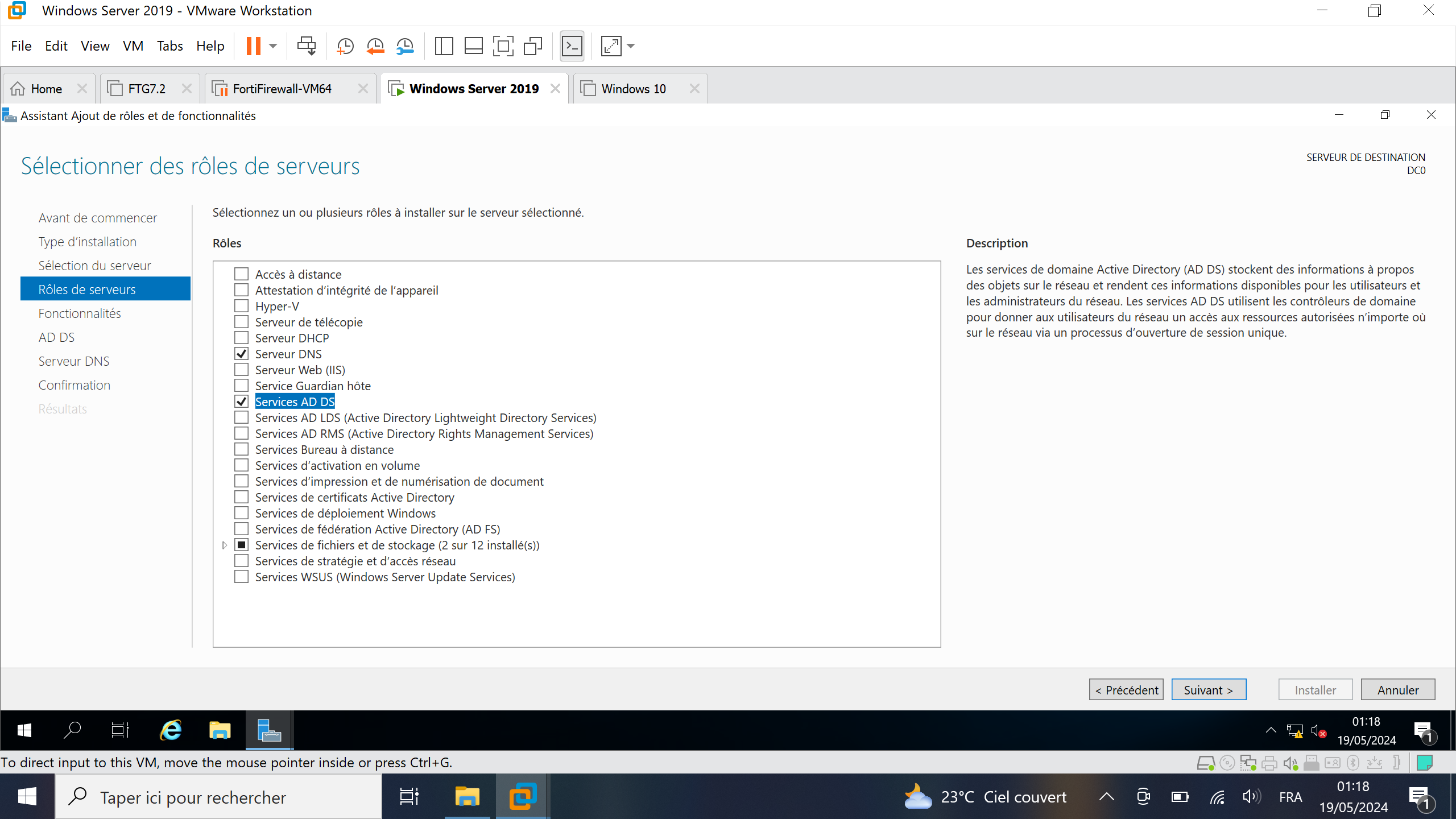 Sélection des services AD DS et Service DNS sur Windows Server 2019